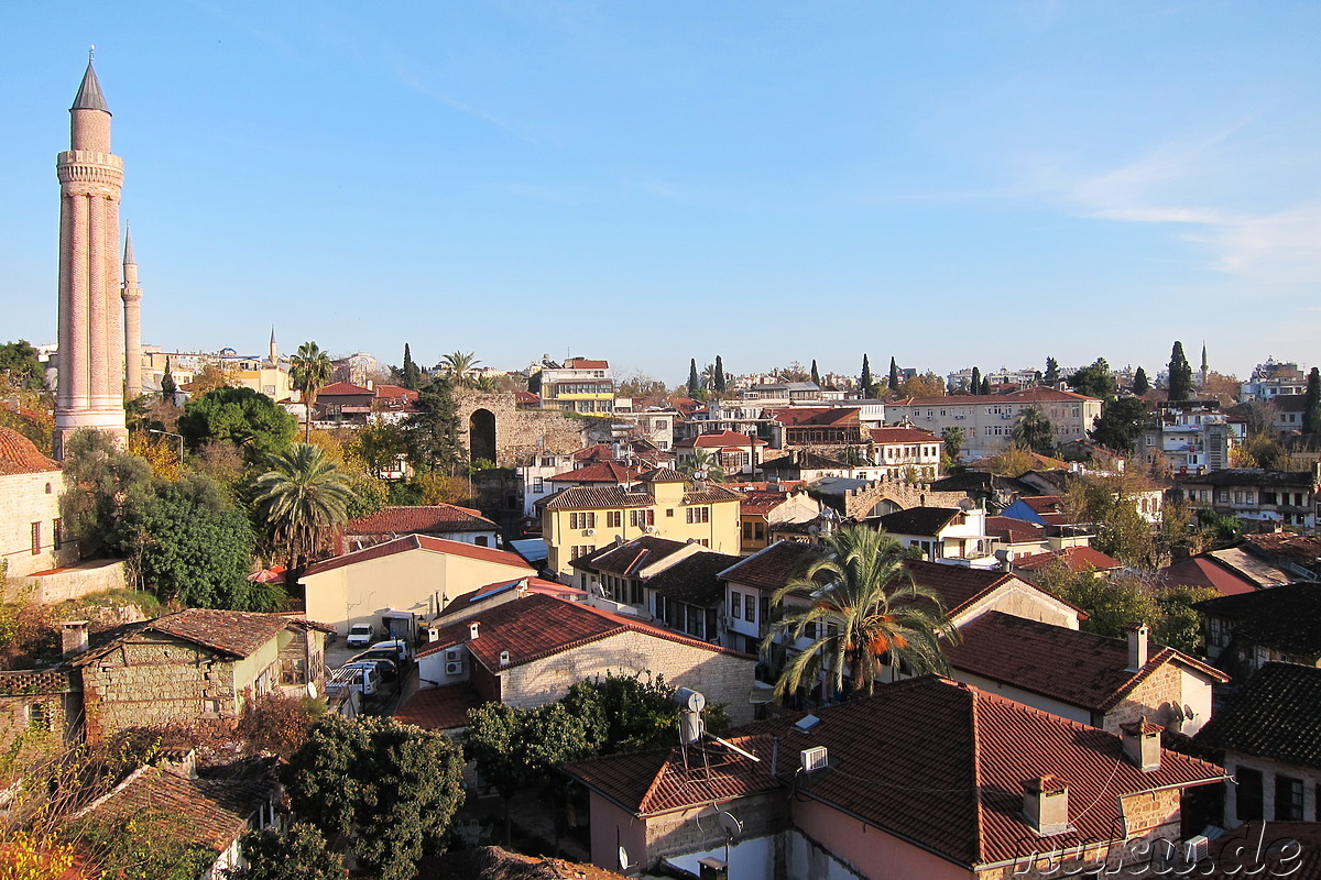 Blick auf die Dächer der Altstadt - Antalya, Türkei, Westasien